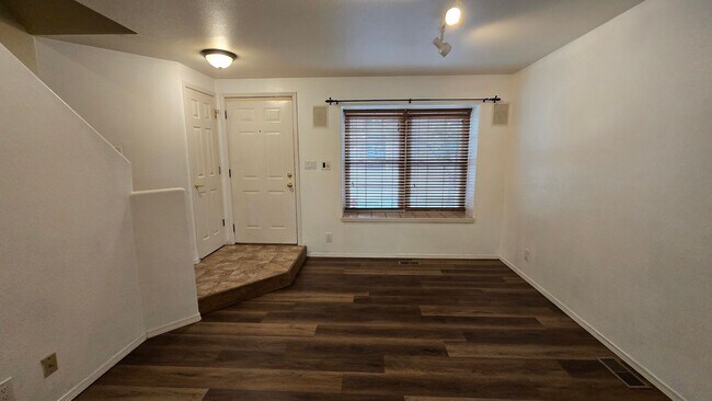 Building Photo - 6048 Colony Cir - Rockrimmon -  3 Bed/ 3 B...