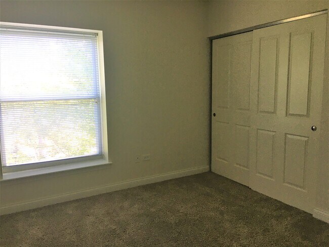 Foto del edificio - 3420 N Old Arlington Heights Rd