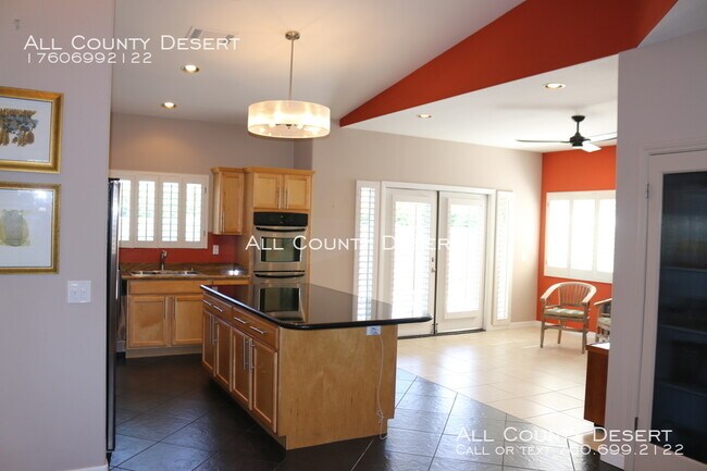 Building Photo - 37740 Peacock Cir