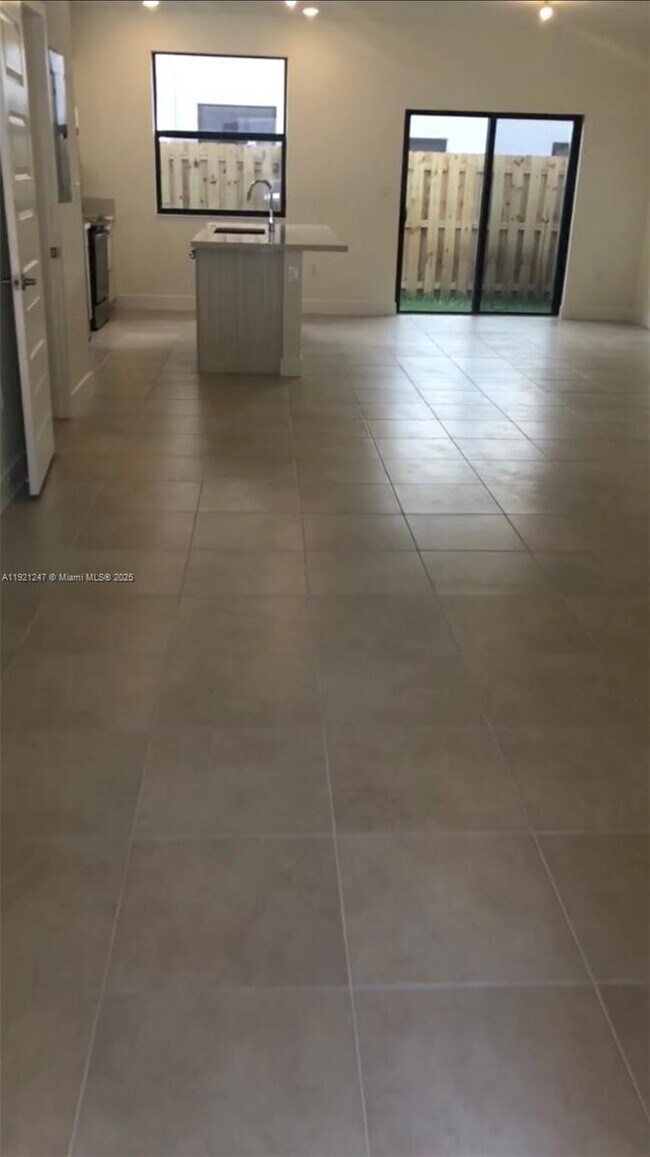 Building Photo - 10443 NW 82nd St