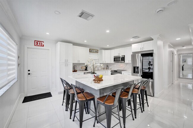 Foto del edificio - 6740 Custer St