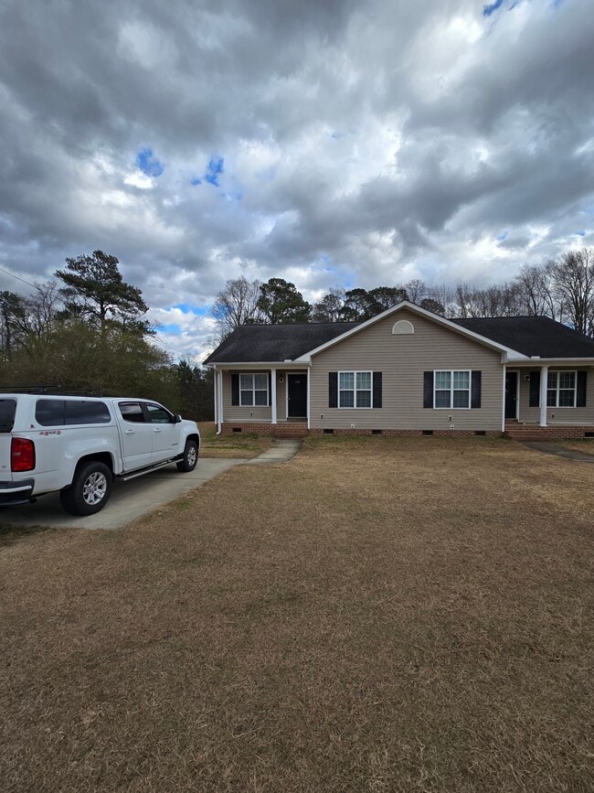 Front Elevation/Concrete Parkin Pad - 1114 Bill Avery Rd