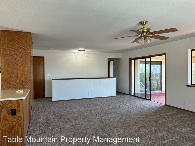 Foto del edificio - 3 br, 3 bath House - 4968 Royal Oaks Drive