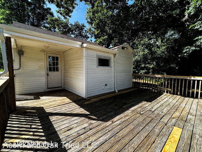 Building Photo - 2 br, 1 bath House - 8118 Walnut Cove Road
