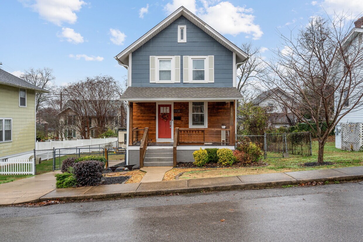 Primary Photo - 1308 Overton St