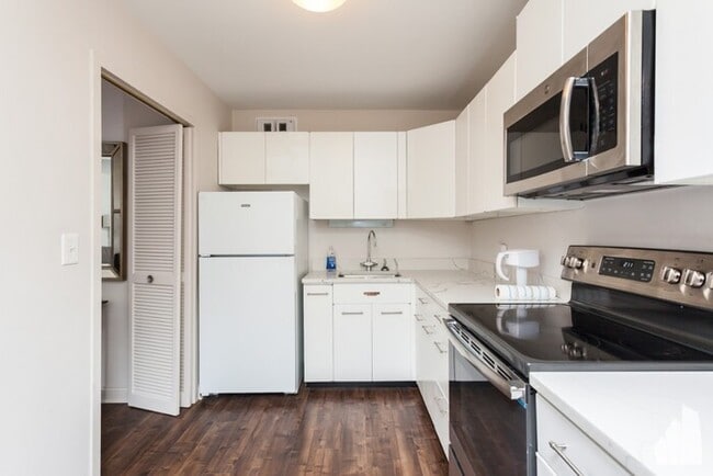 Foto del edificio - 3560 N Lake Shore Dr