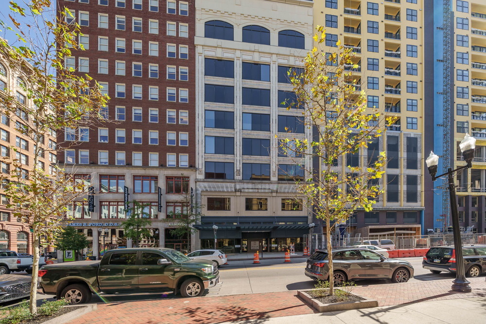 Primary Photo - 106 N High St