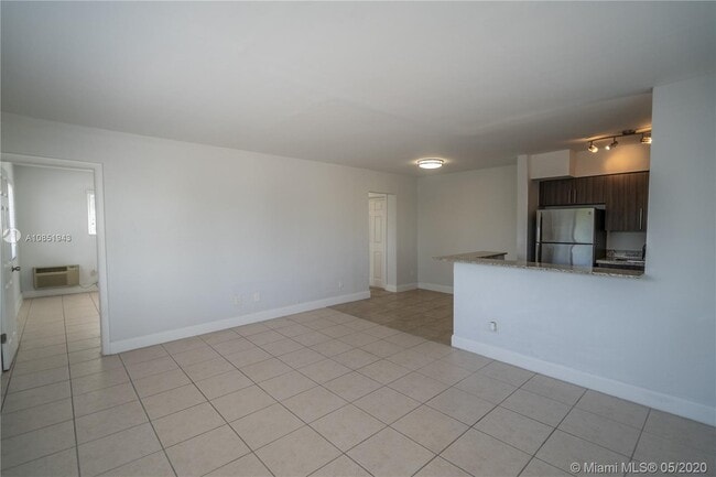 Building Photo - 415 76th St
