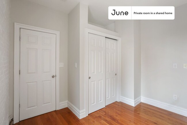Building Photo - Private bedroom in 2 bed/1 bath Home