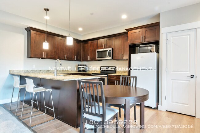 Building Photo - Millcreek 3 bed Condo