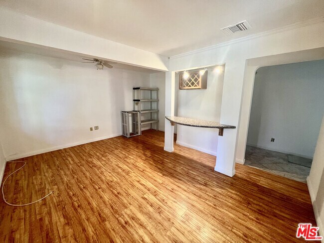 Building Photo - 3213 Mills Ave