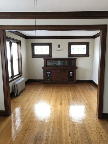 Building Photo - Large one bedroom