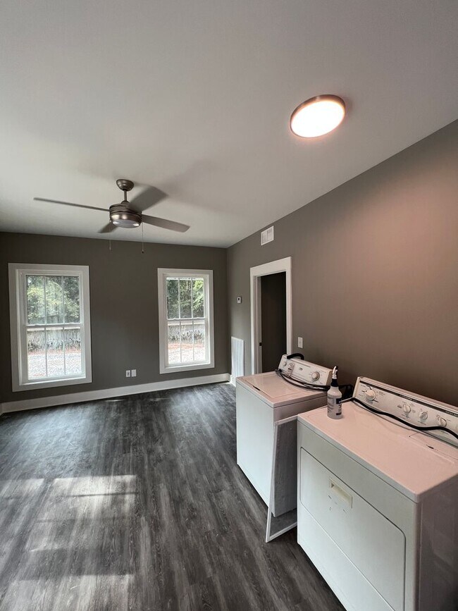 Foto del edificio - 1327 Park St