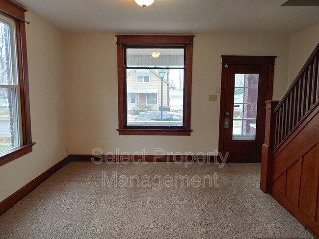 Building Photo - 1703 Cortland Ave