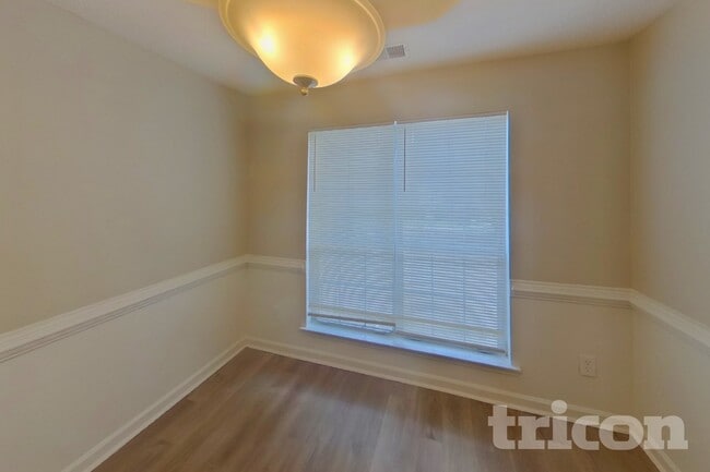 Foto del edificio - 511 Horseshoe Cir
