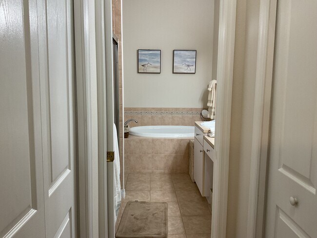 Baño principal - 2717 Tottenham Dr