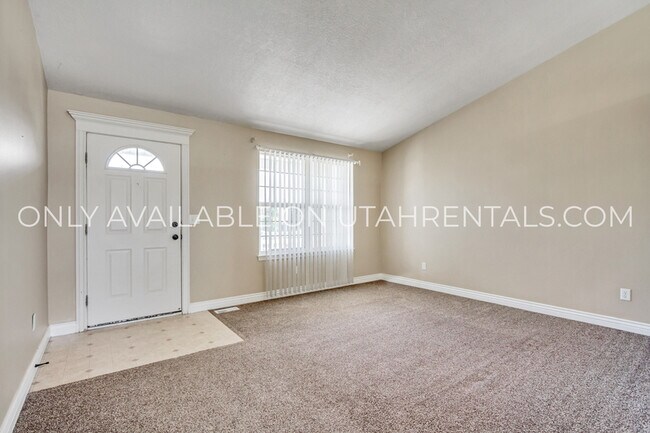 Foto del edificio - 3094 Burdock Dr