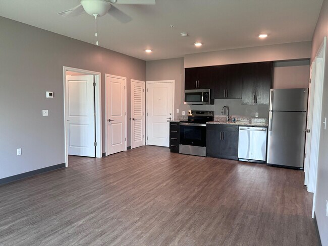 Foto del edificio - Andrews Place Apartments