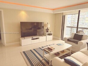 Building Photo - 2333 Brickell Ave