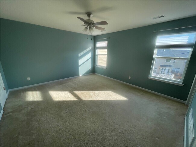 Foto del edificio - 634 Country Heights Dr