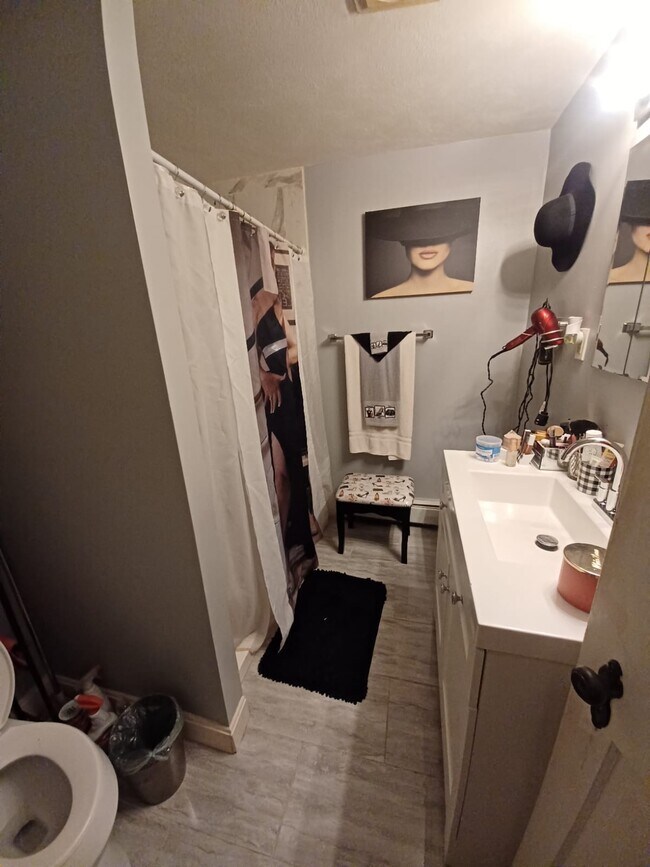 Building Photo - 41 Aldine St