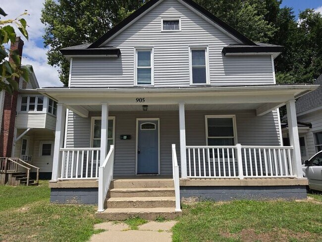Foto del edificio - Three Bedroom Single Family home