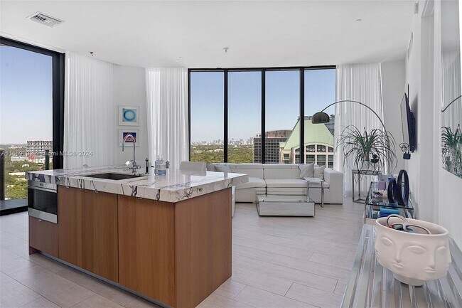 Foto del edificio - 2831 S Bayshore Dr
