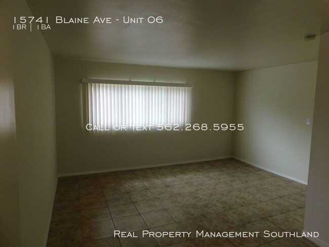 Building Photo - 15741 Blaine Ave