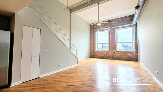 Foto del edificio - 2320 N Damen Ave
