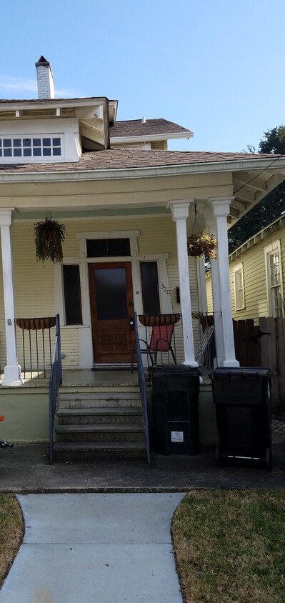 Primary Photo - 320 S Rendon St