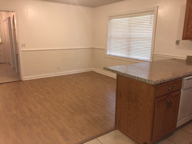 Foto del edificio - 318 Grove Hill Ave