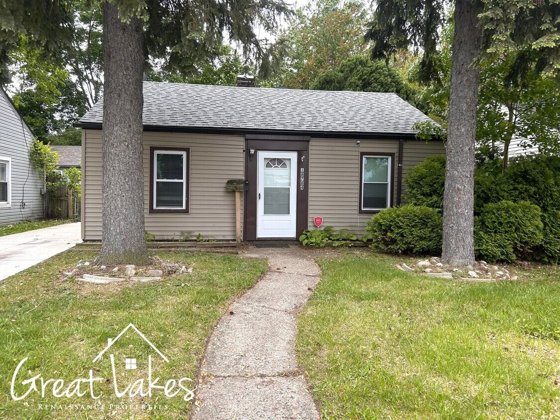 Primary Photo - Cozy 2 Bedroom 1 Bathroom now available fo...