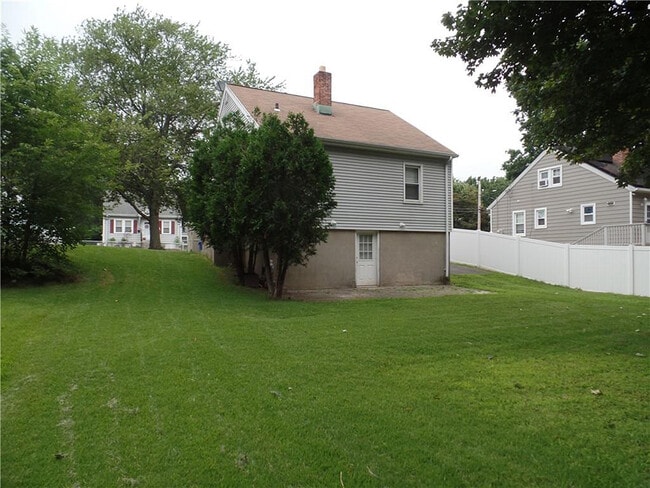 Building Photo - 110 Knowlton St