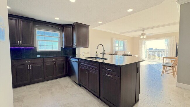 Foto del edificio - 404 S Beach St