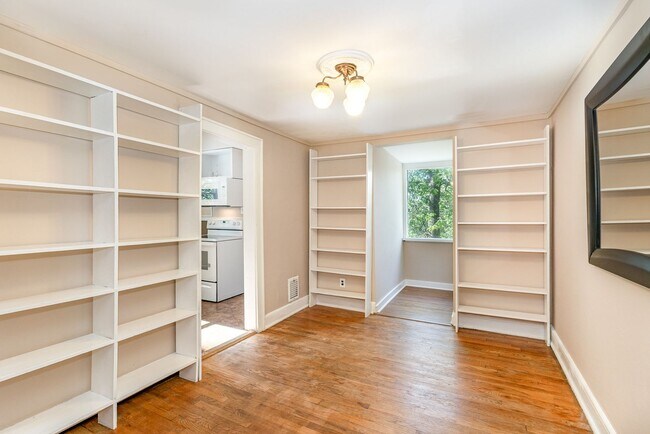 Foto del edificio - Green Hills Apartment for Rent!