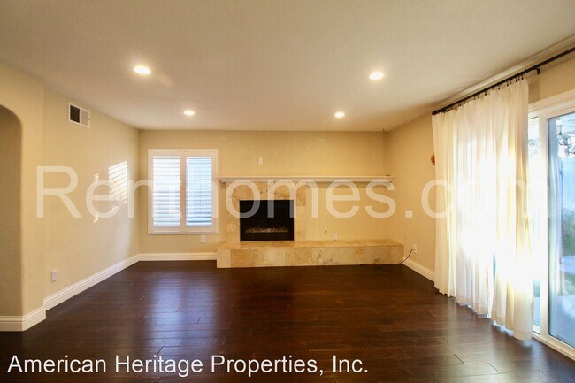 Building Photo - 4 br, 2.5 bath House - 11035 Forestview Lane