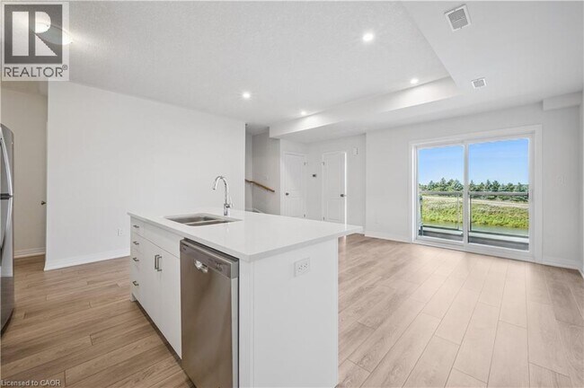 Building Photo - 59 REVERIE Wy