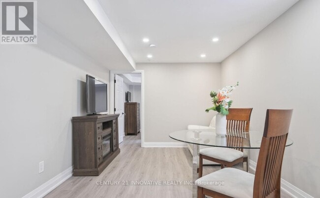 Building Photo - 1151 Lindsay Dr