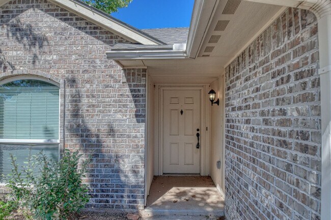 Building Photo - Beautiful Home in Central Norman!