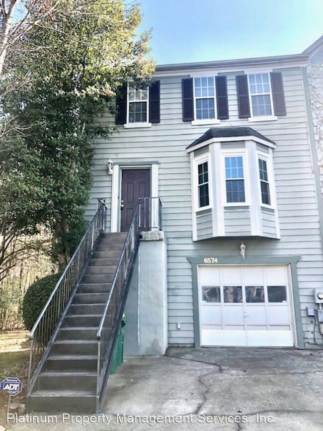 Building Photo - 2 br, 2.5 bath House - 6574 Meadow Green Cir
