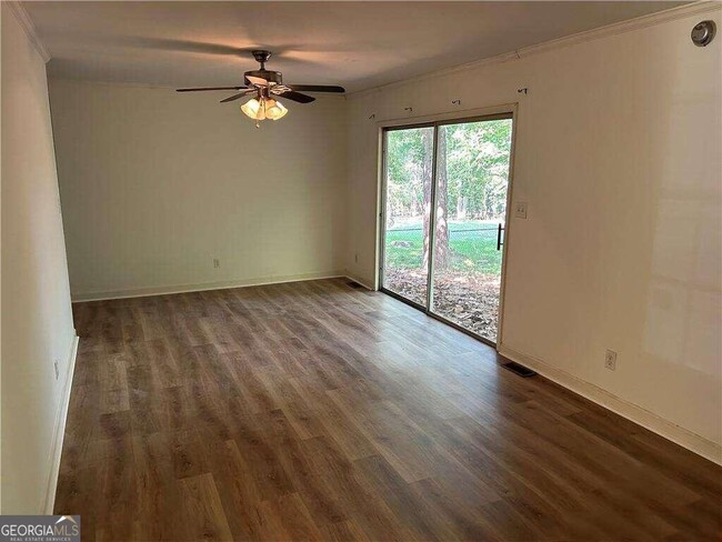 Building Photo - 150 Sherwood Dr