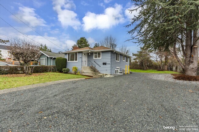 Building Photo - 4424 S Holly St