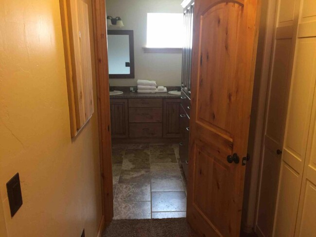 Building Photo - 86 S 200 W Room 1