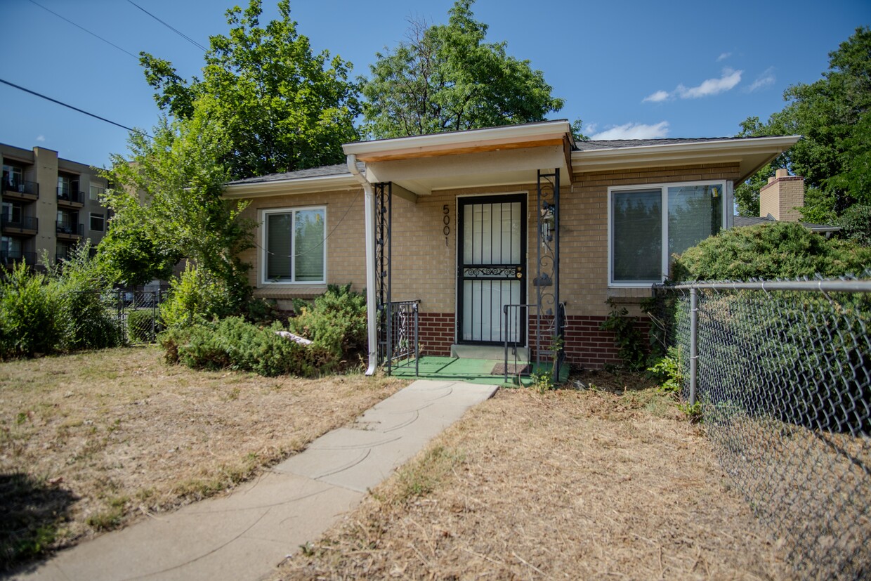 Exterior/Fenced - 5001 E 34th Ave