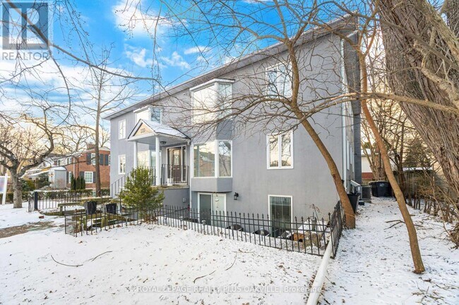 Building Photo - 312 Reynolds St