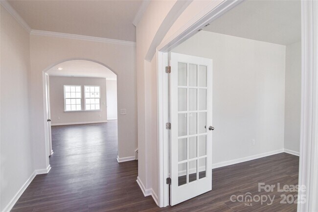 Building Photo - 261 Abersham Dr