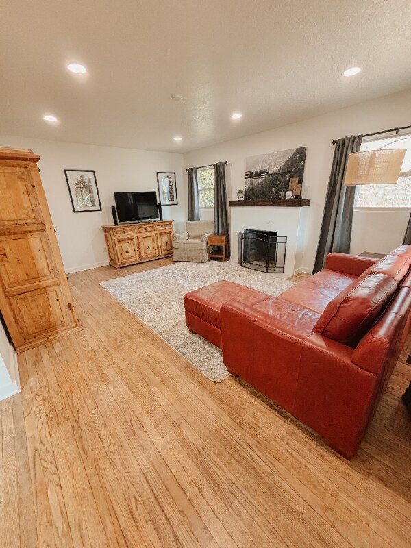 Foto principal - 614 Lafayette Dr NE