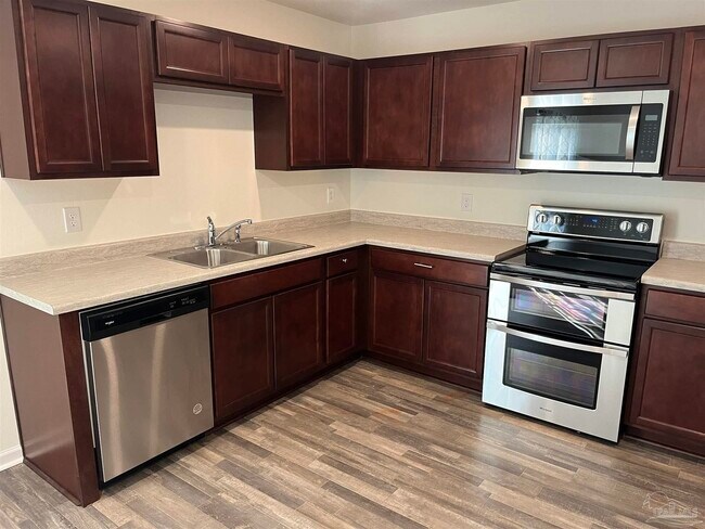 Foto del edificio - 8772 Schooner Ln