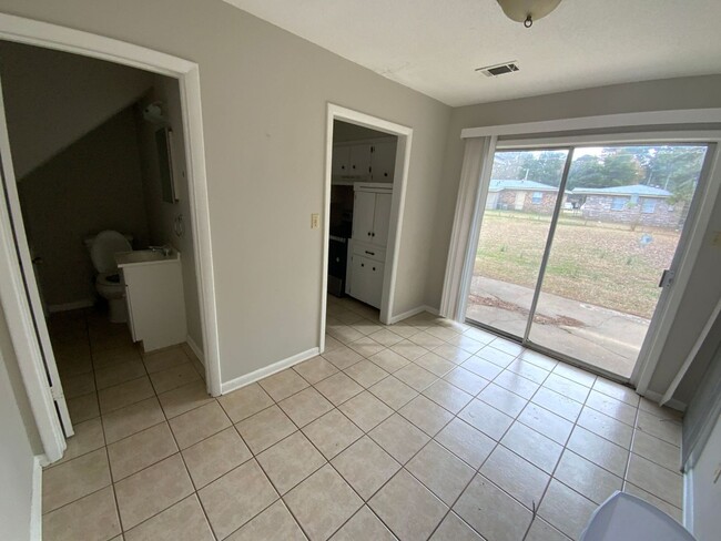 Building Photo - 1311 Madden Rd