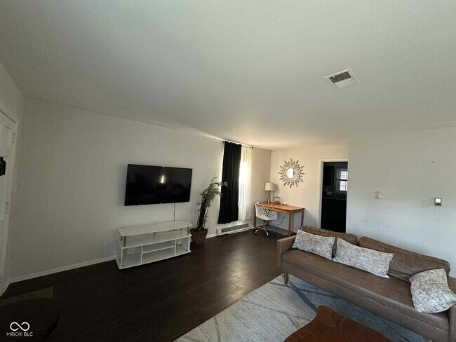 Foto del edificio - 702 E Thompson Rd